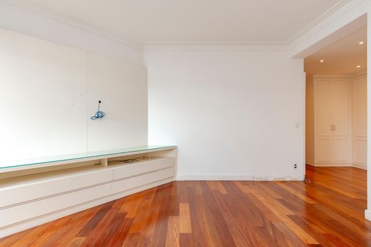 Comprar apartamento no Campo Belo com 3 quartos e piscina no condomínio. — Suíte 1
