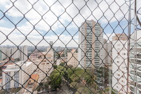 Comprar apartamento no Campo Belo com 3 quartos e piscina no condomínio. — Vista da Varanda da Sala