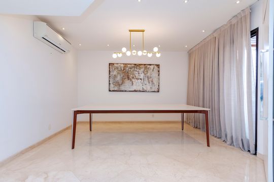 Comprar apartamento no Campo Belo com 3 quartos e piscina no condomínio. — Sala de Jantar