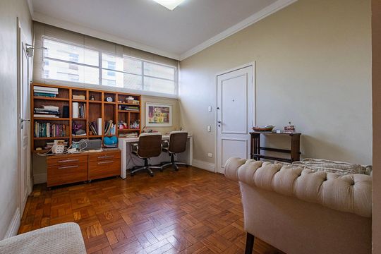 Apartamento com 3 quartos, 1 suíte, ideal para comprar. — Escritório