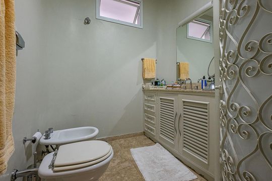 Apartamento com 3 quartos, 1 suíte, ideal para comprar. — Banheiro da Suíte
