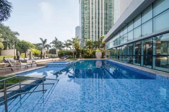 Apartamento mobiliado à venda, 2 quartos e varanda. — Área comum - Piscina