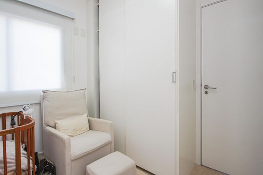 Apartamento mobiliado à venda, 2 quartos e varanda. — Suíte 2