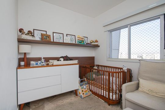 Apartamento mobiliado à venda, 2 quartos e varanda. — Suíte 2