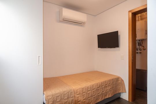 Apartamento na Bela Vista com 4 quartos e closet. Ideal para quem busca venda em localização privilegiada. — Quarto de Serviço