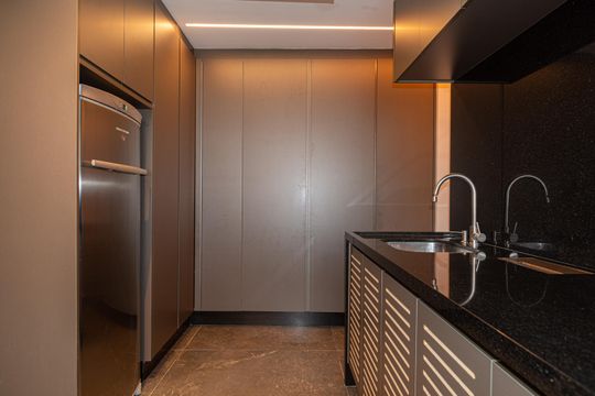 Apartamento na Bela Vista com 4 quartos e closet. Ideal para quem busca venda em localização privilegiada. — Área de Serviço