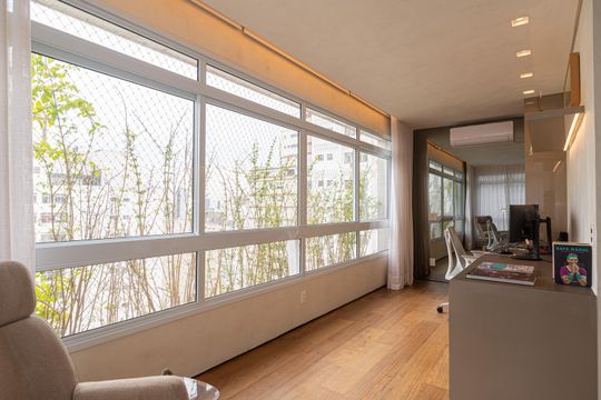 Apartamento na Bela Vista com 4 quartos e closet. Ideal para quem busca venda em localização privilegiada. — Escritório 1