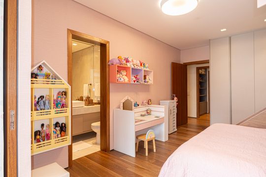 Apartamento na Bela Vista com 4 quartos e closet. Ideal para quem busca venda em localização privilegiada. — Suíte 4