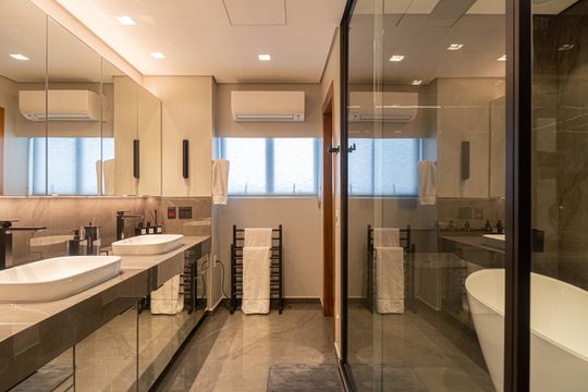 Apartamento na Bela Vista com 4 quartos e closet. Ideal para quem busca venda em localização privilegiada. — Banheiro da Suíte 1