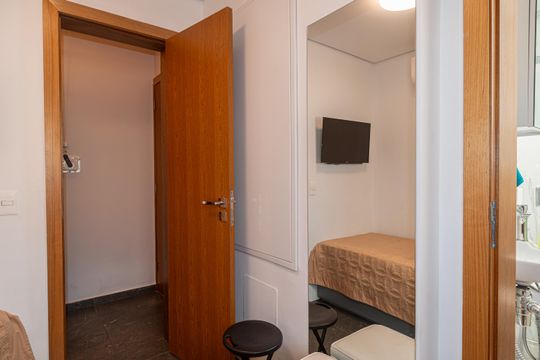 Apartamento na Bela Vista com 4 quartos e closet. Ideal para quem busca venda em localização privilegiada. — Quarto de Serviço