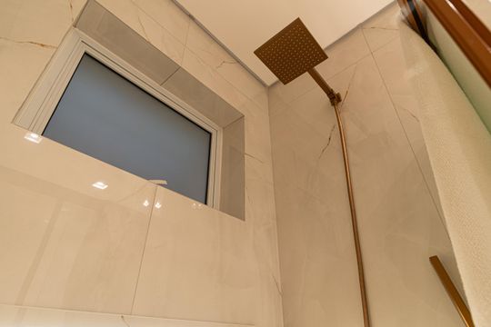 Apartamento na Bela Vista com 4 quartos e closet. Ideal para quem busca venda em localização privilegiada. — Banheiro da Suíte 4