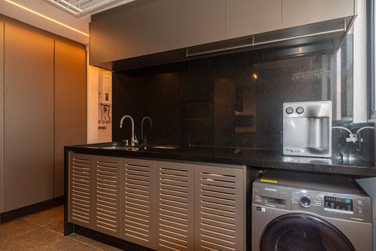 Apartamento na Bela Vista com 4 quartos e closet. Ideal para quem busca venda em localização privilegiada. — Área de Serviço