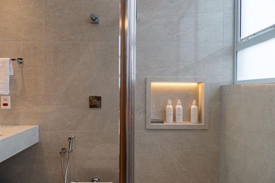 Apartamento na Bela Vista com 4 quartos e closet. Ideal para quem busca venda em localização privilegiada. — Banheiro da Suíte 2
