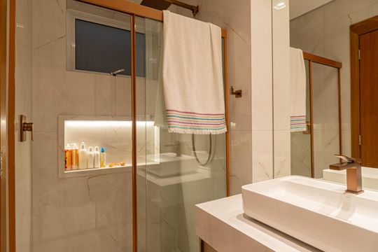 Apartamento na Bela Vista com 4 quartos e closet. Ideal para quem busca venda em localização privilegiada. — Banheiro da Suíte 4