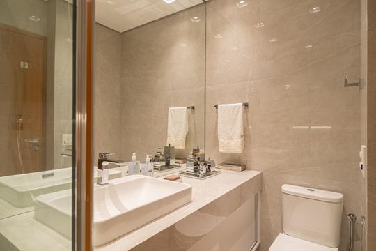 Apartamento na Bela Vista com 4 quartos e closet. Ideal para quem busca venda em localização privilegiada. — Banheiro da Suíte 3