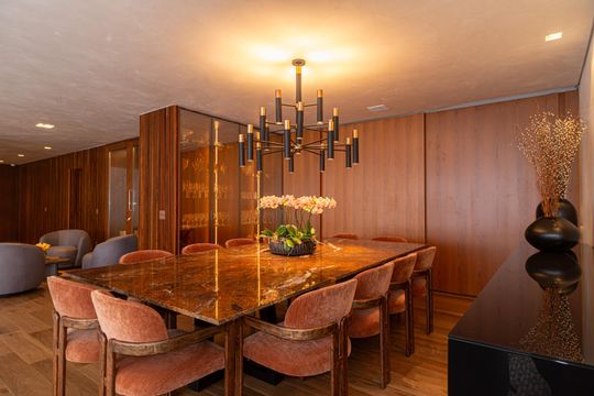 Apartamento na Bela Vista com 4 quartos e closet. Ideal para quem busca venda em localização privilegiada. — Sala