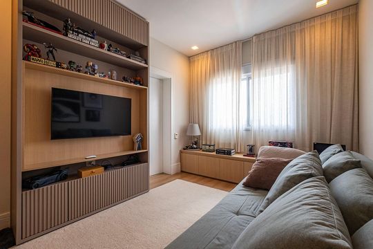 Compra apartamento em Alto de Pinheiros com 7 quartos, 5 suítes e varanda gourmet. — Suíte 4