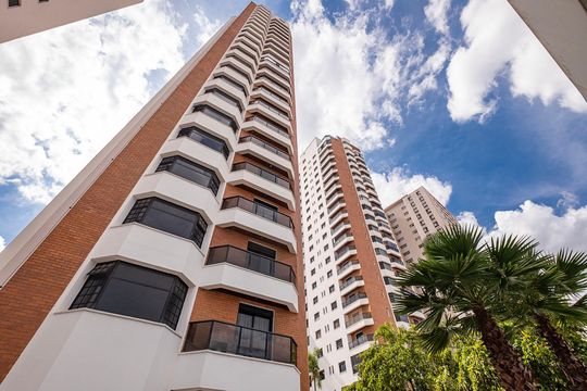 Compra apartamento em Alto de Pinheiros com 7 quartos, 5 suítes e varanda gourmet. — Fachada