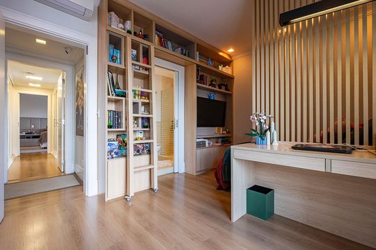 Compra apartamento em Alto de Pinheiros com 7 quartos, 5 suítes e varanda gourmet. — Suíte 2