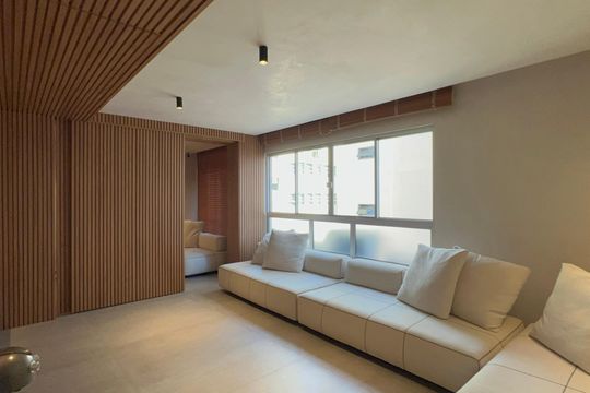 Venda de apartamento mobiliado em Cerqueira César com 3 quartos, 2 suítes e churrasqueira. — Sala de TV