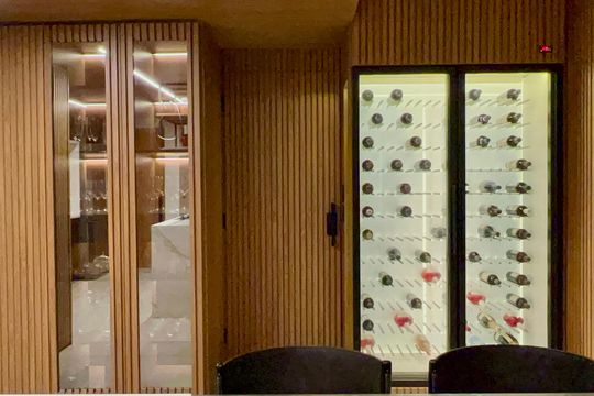 Venda de apartamento mobiliado em Cerqueira César com 3 quartos, 2 suítes e churrasqueira. — Sala de Jantar