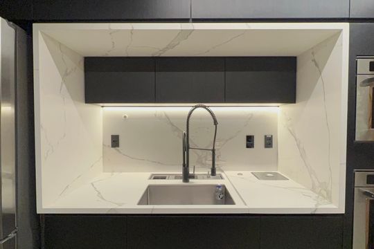 Venda de apartamento mobiliado em Cerqueira César com 3 quartos, 2 suítes e churrasqueira. — Cozinha