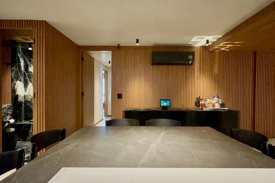 Venda de apartamento mobiliado em Cerqueira César com 3 quartos, 2 suítes e churrasqueira. — Sala de Jantar