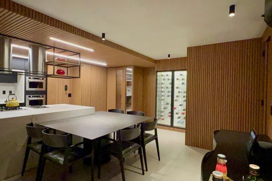 Venda de apartamento mobiliado em Cerqueira César com 3 quartos, 2 suítes e churrasqueira. — Sala de Jantar