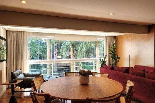 Apartamento mobiliado com 3 quartos, ideal para quem busca uma compra prática e confortável. — Sala