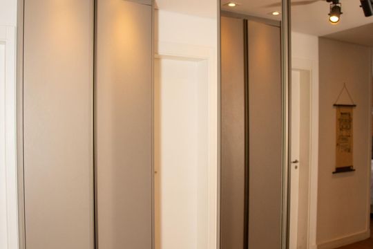 Apartamento para comprar: 3 quartos, closet, academia, mobiliado. — Closet da suíte