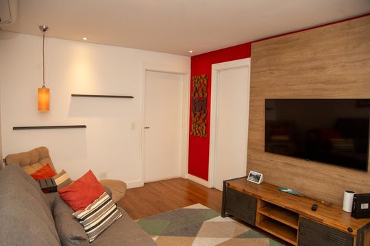 Apartamento para comprar: 3 quartos, closet, academia, mobiliado. — Sala de TV