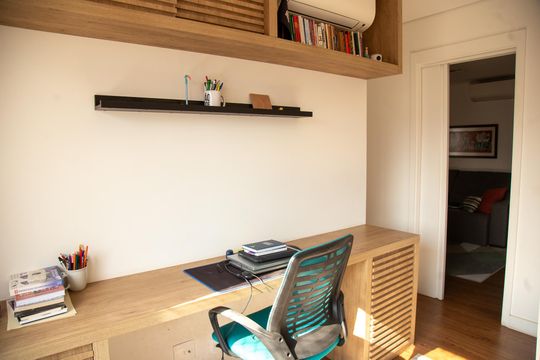Apartamento para comprar: 3 quartos, closet, academia, mobiliado. — Escritório