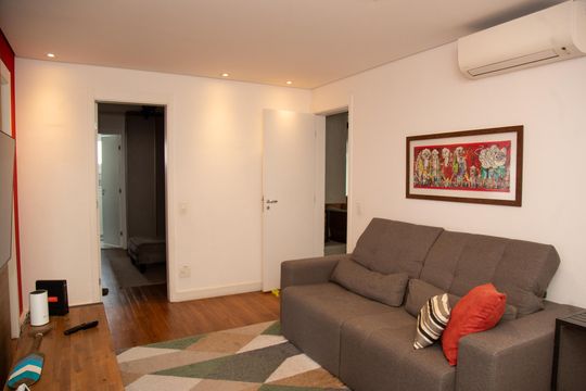 Apartamento para comprar: 3 quartos, closet, academia, mobiliado. — Sala de TV
