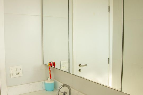 Apartamento para comprar: 3 quartos, closet, academia, mobiliado. — Banheiro da Suíte 2