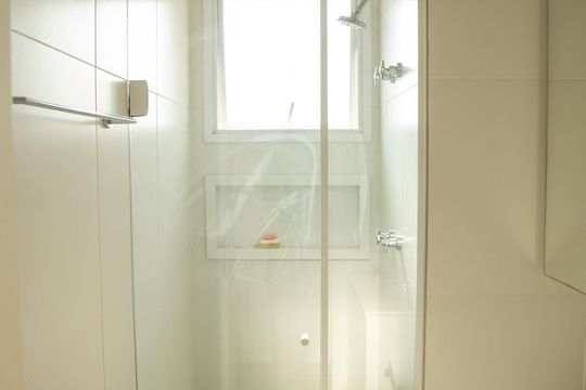 Apartamento para comprar: 3 quartos, closet, academia, mobiliado. — Banheiro Social