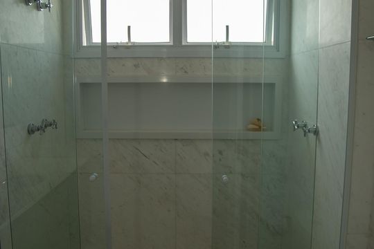 Apartamento para comprar: 3 quartos, closet, academia, mobiliado. — Banheiro da Suíte 1