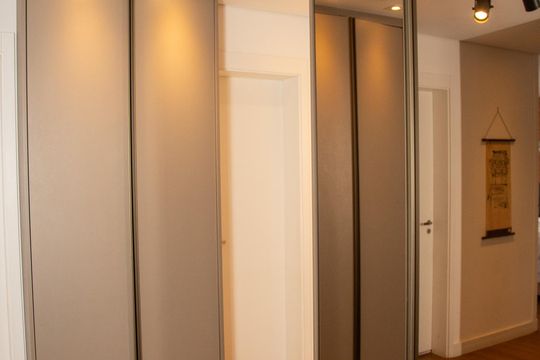 Apartamento para comprar: 3 quartos, closet, academia, mobiliado. — Closet da suíte
