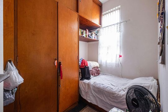 Compra apartamento em Cerqueira César com 3 quartos. — Área de Serviço - Quarto 2