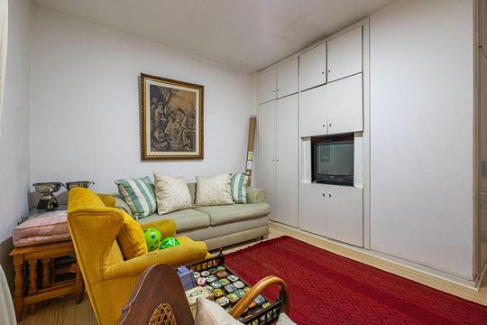 Compra apartamento em Cerqueira César com 3 quartos. — Quarto 2