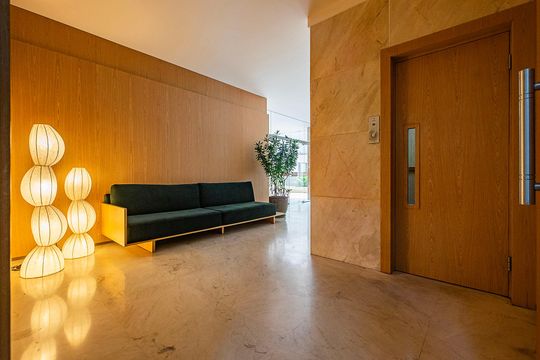 Compra apartamento em Cerqueira César com 3 quartos. — Hall de Entrada
