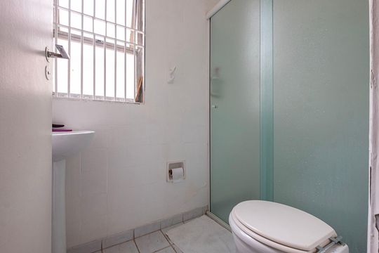 Compra apartamento em Cerqueira César com 3 quartos. — Área de Serviço - Banheiro