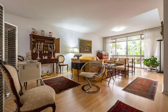 Compra apartamento em Cerqueira César com 3 quartos. — foto 1