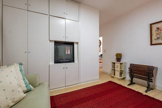 Compra apartamento em Cerqueira César com 3 quartos. — Quarto 2