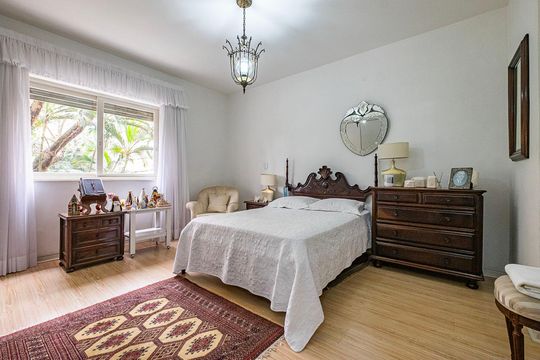 Compra apartamento em Cerqueira César com 3 quartos. — Suíte