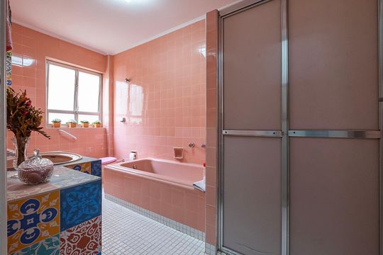 Compra apartamento em Cerqueira César com 3 quartos. — Suíte - Banheiro