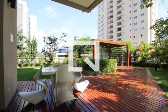 Venda de apartamento mobiliado, 2 quartos, closet e aceita pets. — Área comum