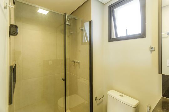 Venda de apartamento mobiliado, 2 quartos, closet e aceita pets. — Banheiro da Suíte 1