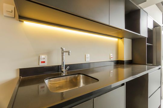 Venda de apartamento mobiliado, 2 quartos, closet e aceita pets. — Cozinha