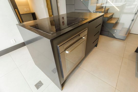 Venda de apartamento mobiliado, 2 quartos, closet e aceita pets. — Cozinha