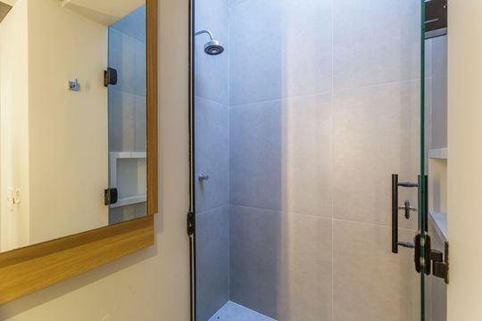 Venda de apartamento mobiliado, 2 quartos, closet e aceita pets. — Banheiro da Suíte 3